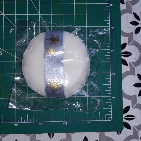 Snow Beauty Cosmetic Sponge - Picture 4 of 4